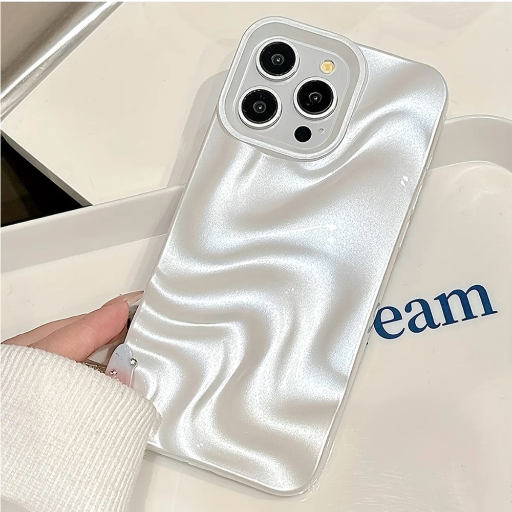 iPhone Case Pearl White Three Dimensional Wave Pattern - Picture 5 of 7